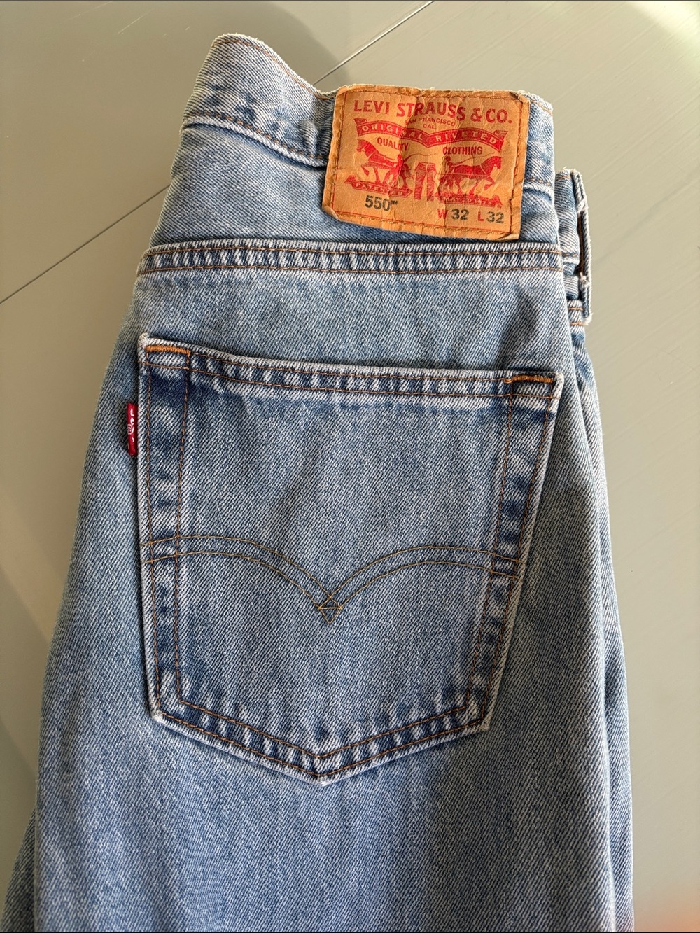 Levi's Light Blue Back-Pocket Jeans with Red Tab 550 32 x 32